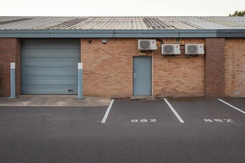882 Plymouth Road, Slough, SL1