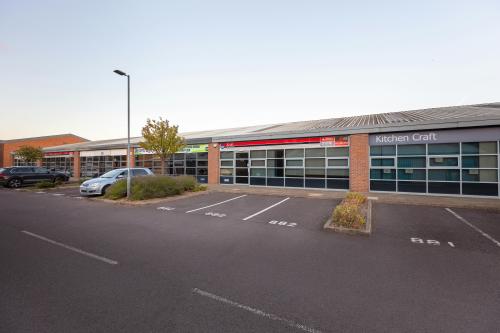 882 Plymouth Road, Slough, SL1