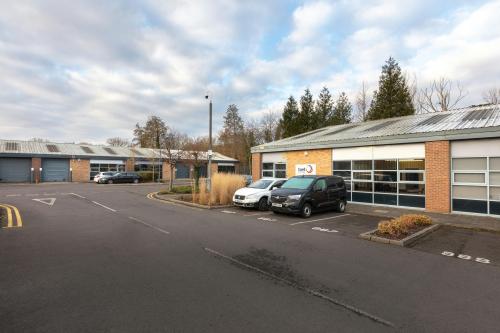 887 Plymouth Road, Slough, SL1
