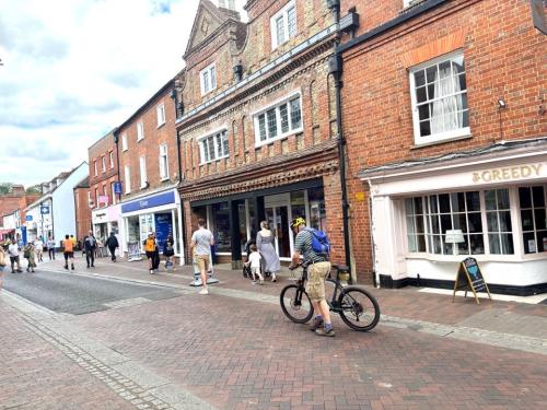 80/82 High Street, Godalming, GU7