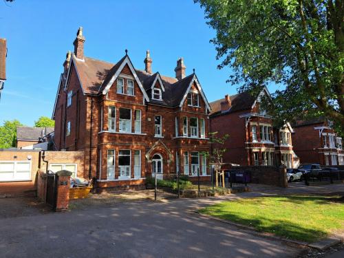 Lillibet House, 65 De Parys Avenue, Bedford, MK40