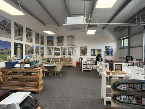 Unit 17 Axis 31, Woolsbridge Industrial Park, Oak Field Road, Three Legged Cross, Woolsbridge, BH21
