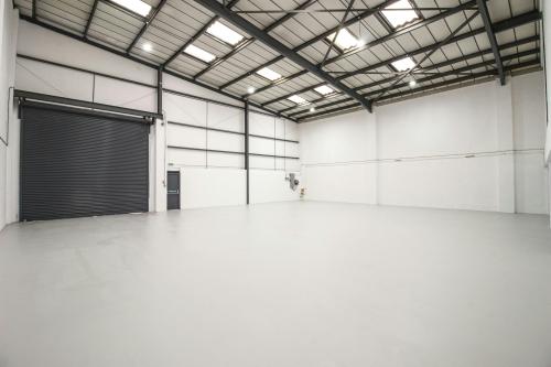 Unit 3, Airlinks Industrial Estate, Spitfire Way, Heston, TW5