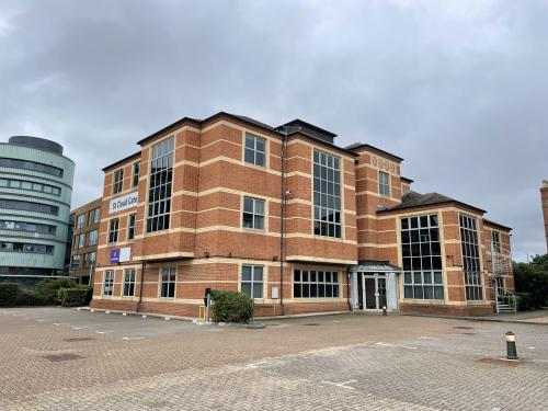 St Cloud Gate, St Cloud Way, Maidenhead, SL6