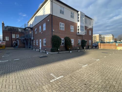 St Cloud Gate, St Cloud Way, Maidenhead, SL6
