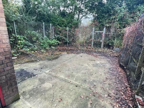 Unit 844, Plymouth Road Industrial Estate, Slough, SL1