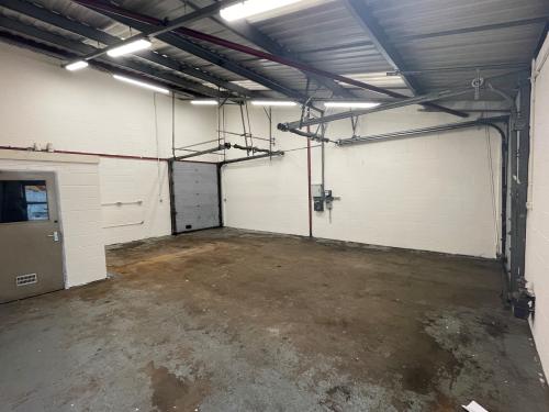 Unit 844, Plymouth Road Industrial Estate, Slough, SL1