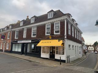 81-82 Castle Street, Canterbury, CT1