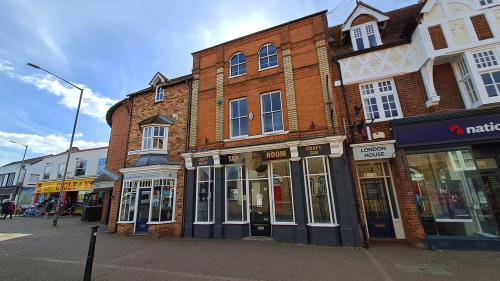 14 London house, Swinfens Yard, Stony Stratford, Milton Keynes, MK11