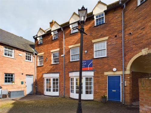 White Horse Yard, Watling Street, Towcester, NN12