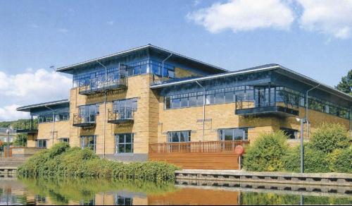 Salamander Quay, Harefield, UB9
