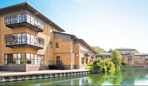 Salamander Quay, Harefield, UB9