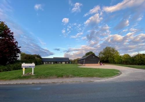 Suite 1 The Corn Barn, Upton End Farm Business Park, Meppershall Road, Shillington, Hitchin, SG5