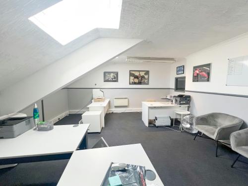 Unit 18, Golding Barn Industrial Estate, Henfield Road, Small Dole, Henfield, BN5