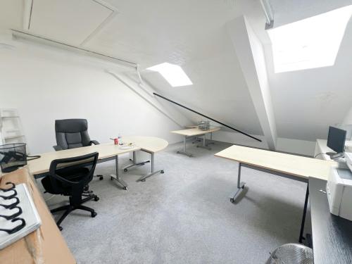 Unit 18, Golding Barn Industrial Estate, Henfield Road, Small Dole, Henfield, BN5