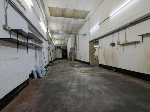 Units 1a,1,2 &3, Kings Road, Addlestone, KT15