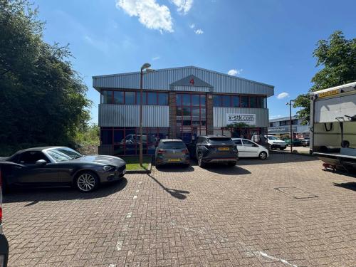 Unit 4, Stratfield Park, Elettra Avenue, Waterlooville, PO7