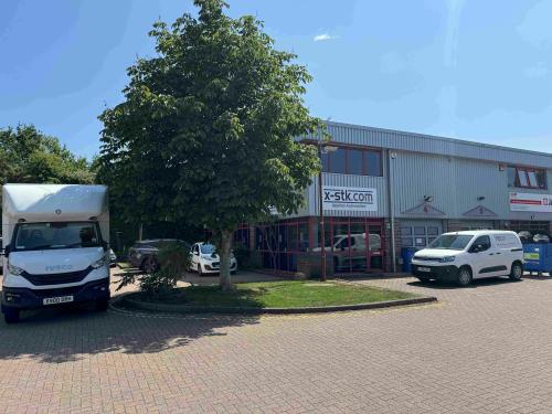 Unit 4, Stratfield Park, Elettra Avenue, Waterlooville, PO7