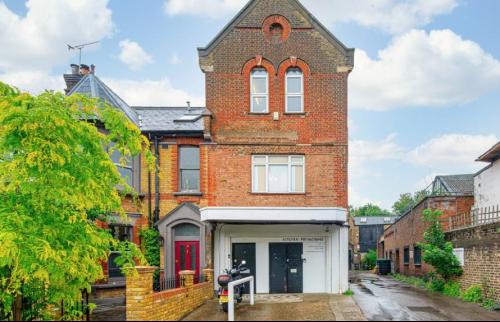 Unit 2, Bouverie Mews, Stoke Newington, London, N16
