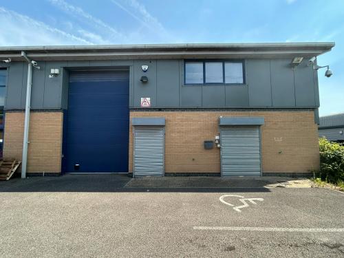 Unit 16 Star West, Westmead Industrial Estate, Swindon, SN5