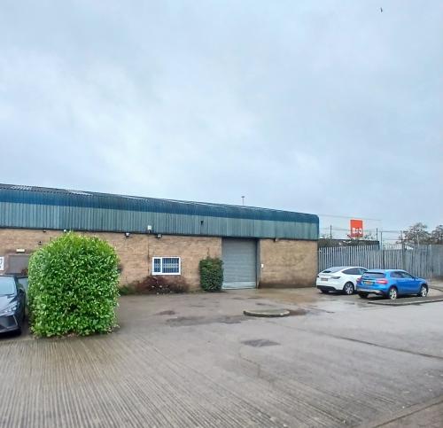 8 Canada Close, Banbury, OX16