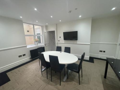 27 Palmeira Mansions, Church Road, Hove, BN3