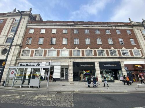 6-8 The Headrow, Leeds, LS1