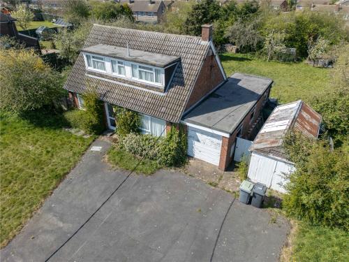 93 Barton Road, Harlington, LU5