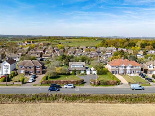 93 Barton Road, Harlington, LU5