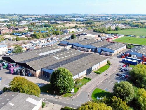 Unit 2 Riverside, Tramway Industrial Estate, Banbury, OX16