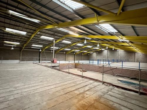 Unit 2 Riverside, Tramway Industrial Estate, Banbury, OX16
