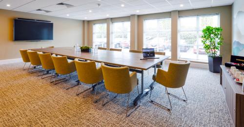 Arena Business Centre, Holyrood Close, Poole, BH17