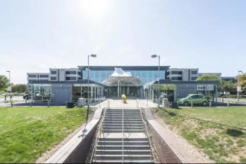 Building 1000, Lakeside North Harbour, Western Road, Portsmouth, PO6