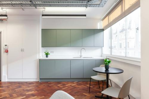 23-25 Eastcastle Street, Fitzrovia, London, W1W