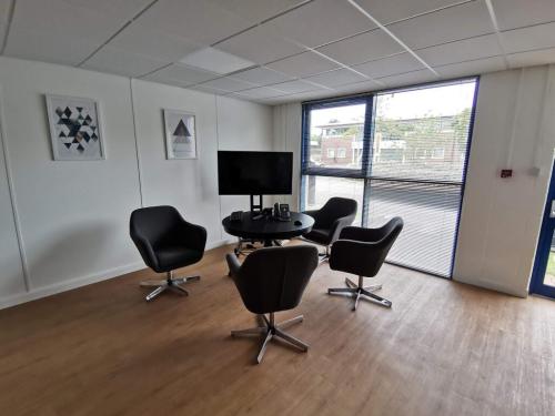 52 & 53, Shrivenham Hundred Business Park, Majors Road, Watchfield, SN6