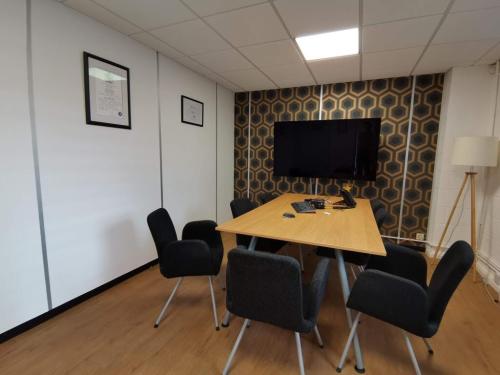 52 & 53, Shrivenham Hundred Business Park, Majors Road, Watchfield, SN6