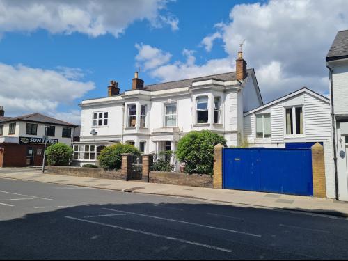 38 Hampton Road, Twickenham, TW2