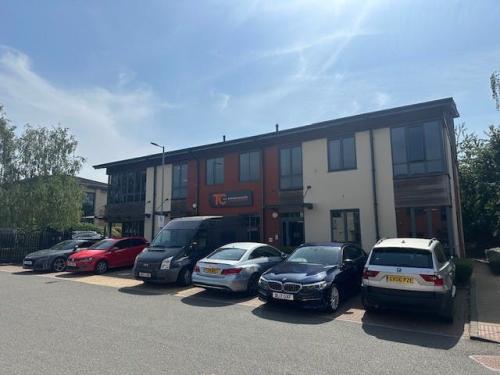 29 High View Close, Leicester, LE4