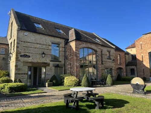 Pury Hill Business Park, Alderton Road, Towcester, NN12