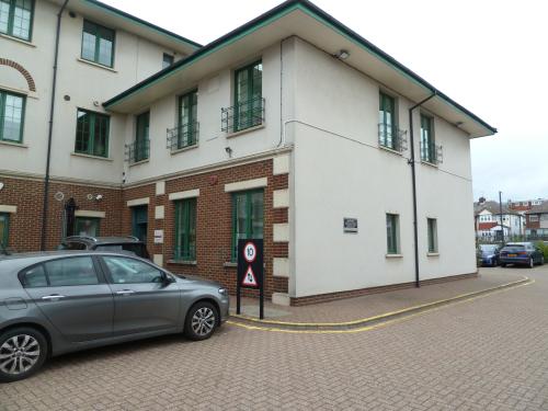26 Bourne Court, Southend Road, Woodford Green, IG8
