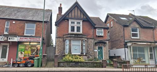 70 Park Street, Horsham, RH12