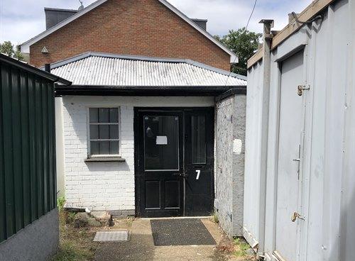 7 High Street, Hampton Hill, TW12