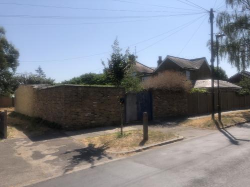 38 Hatherop Road, Hampton, TW12