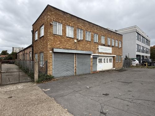 142 Molesey Avenue, West Molesey, KT8