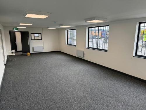 Units E1 & E2, Lyntown Trading Estate, Lynwell Road, Eccles, M30
