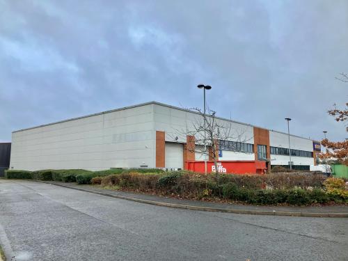 Unit 3, Links Industrial Estate, Popham Close, Hanworth, TW13