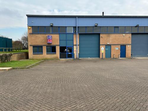Unit 9B, Triangle Business Park, Quilters Way, Stoke Mandeville, Aylesbury, HP22