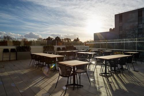 The Grosvenor, Arena Business Centre, Basing View, Basingstoke, RG21