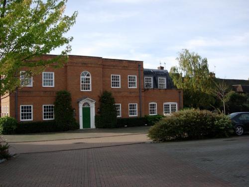 1 The Granary, Waverley Lane, Hones Yard, Farnham, GU9