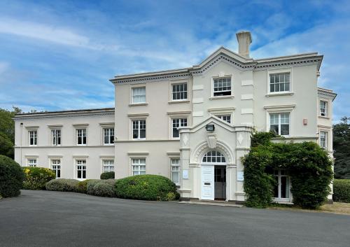 Highlands House, Basingstoke Road, Spencers Wood, Reading, RG7
